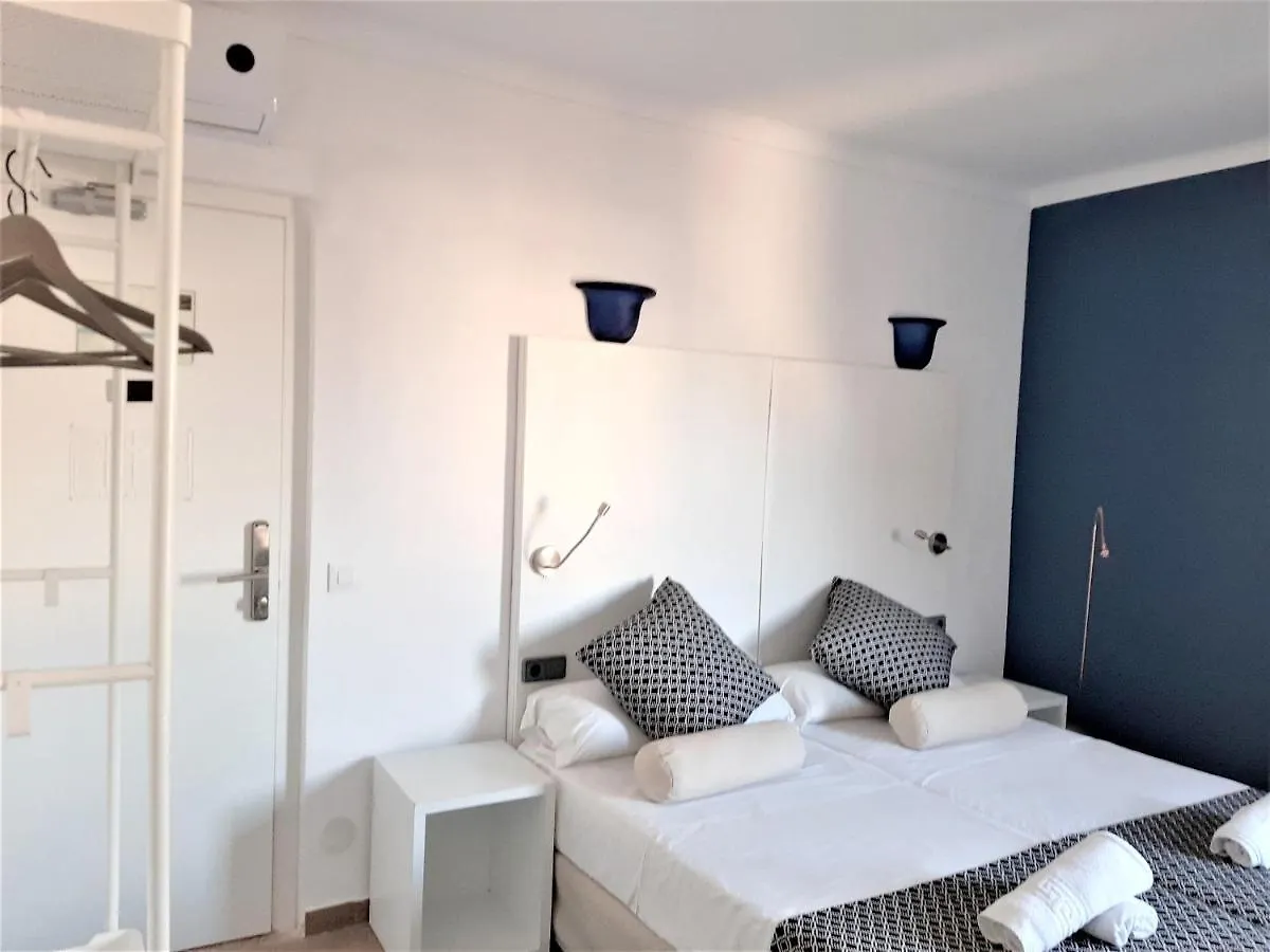 Modern Hostal Cala Ratjada  Hotel