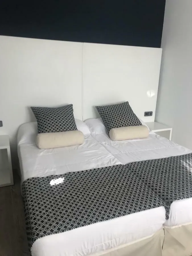 Modern Hostal Cala Ratjada  Cala Ratjada (Mallorca)